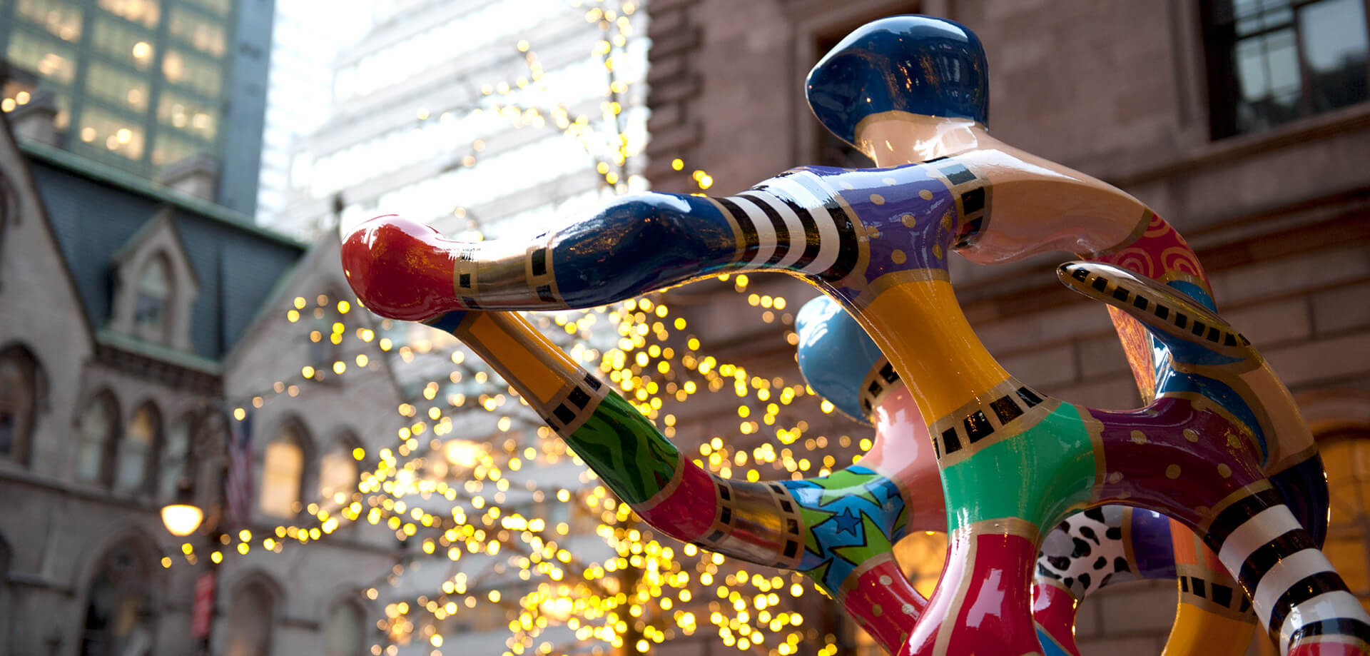 Monumentals collection — Love XXL sculpture by Dorit Levinstein