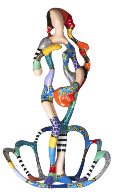 Dorit Levinstein working on Venus sculpture
